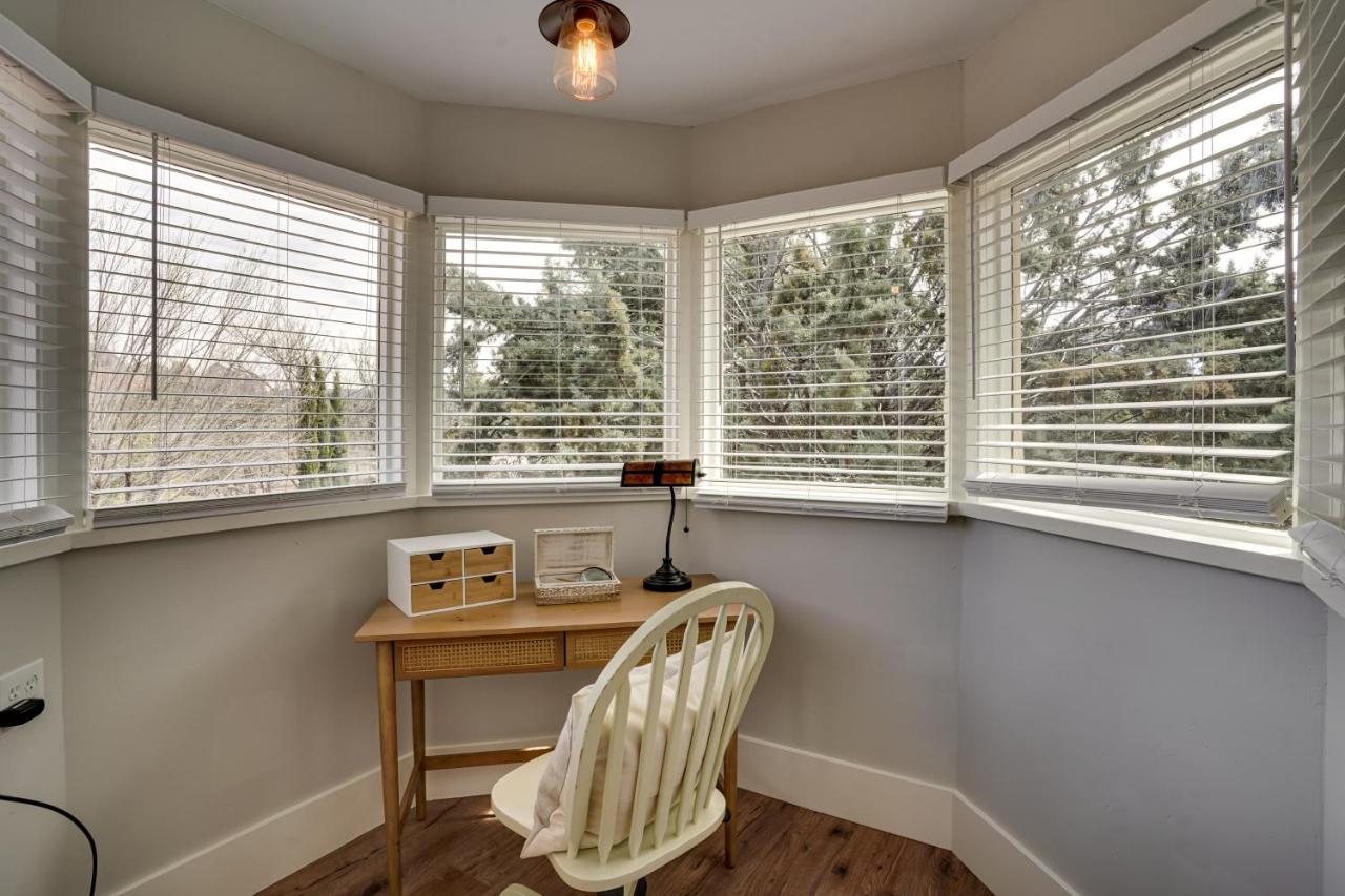 Serene Vacation With Charming Gazebo! Holiday home Sedona